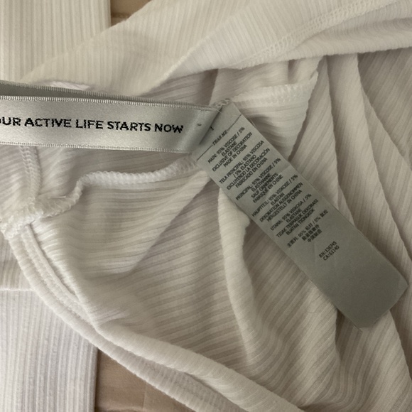 Lorna Jane White Long Sleeve Open Back top - Picture 5 of 5